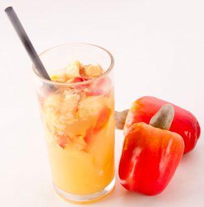 Os drinks do CTN. Aprecie a Caiprinha Cajueiro