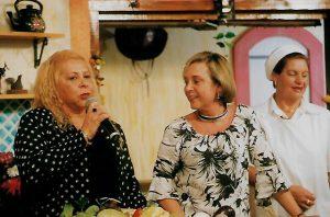Maria Cristina Hellmeister e a cantora Anastácia no programa Nordeste Atual